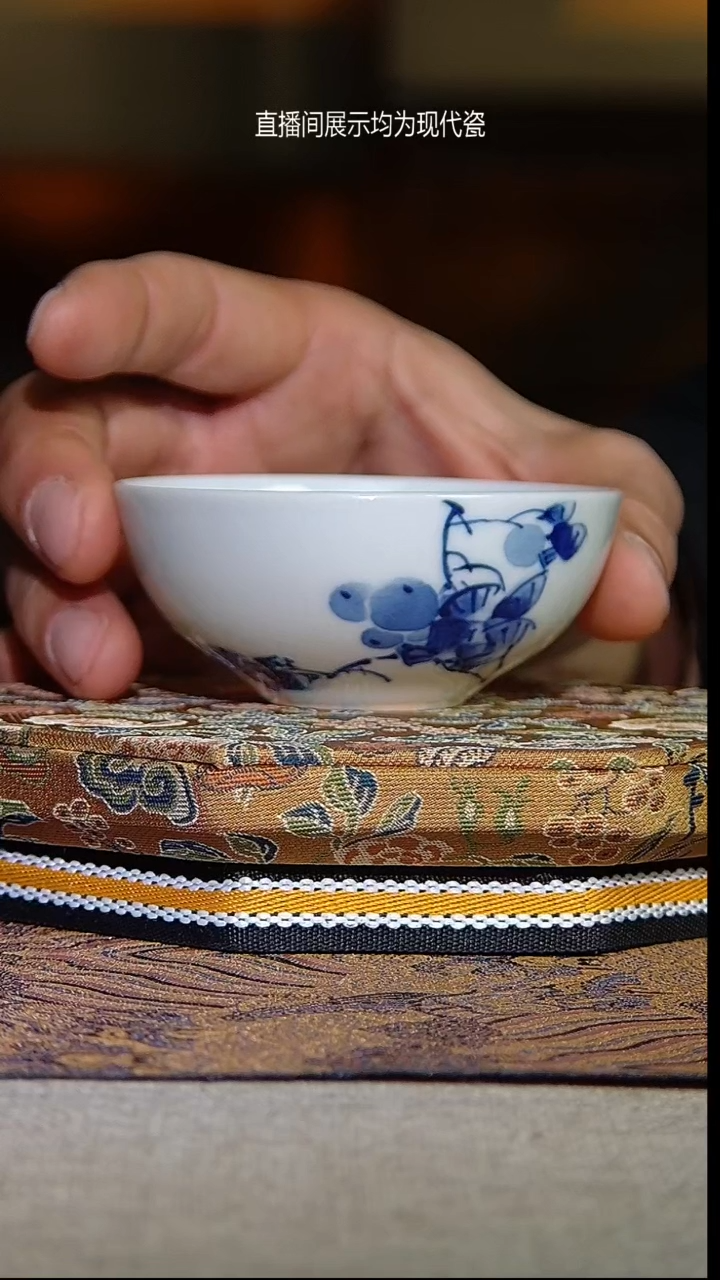 景德镇全手绘高温青花事事如意鸡心（微瑕）