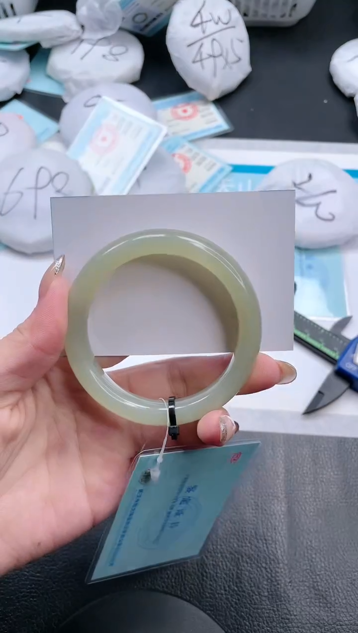 【闪购商品】和田玉手镯未镶嵌12V259-60