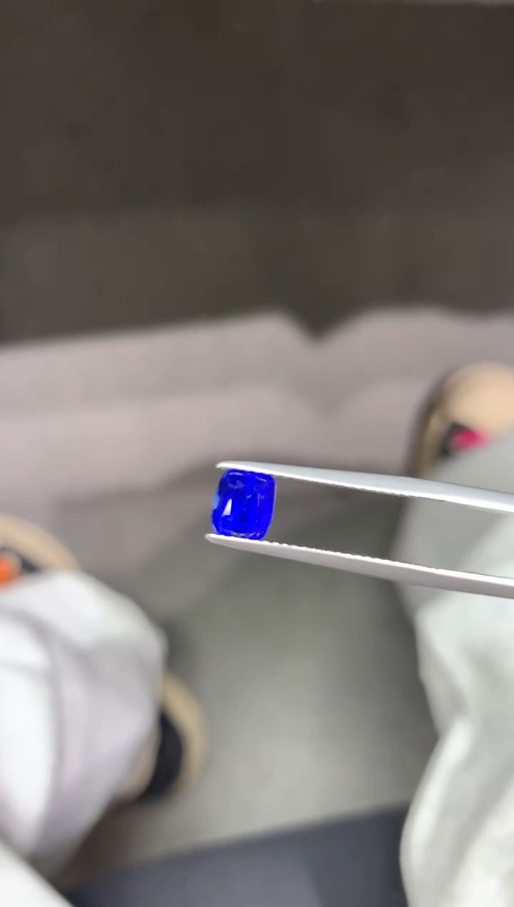 蓝宝石裸石未镶嵌g- 1.51ct