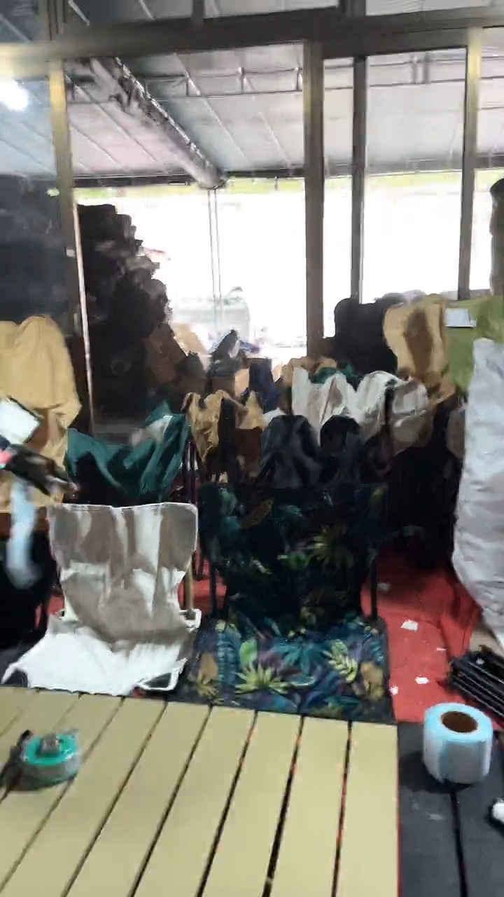 铁中号 折叠靠背 颜色随机 不带袋