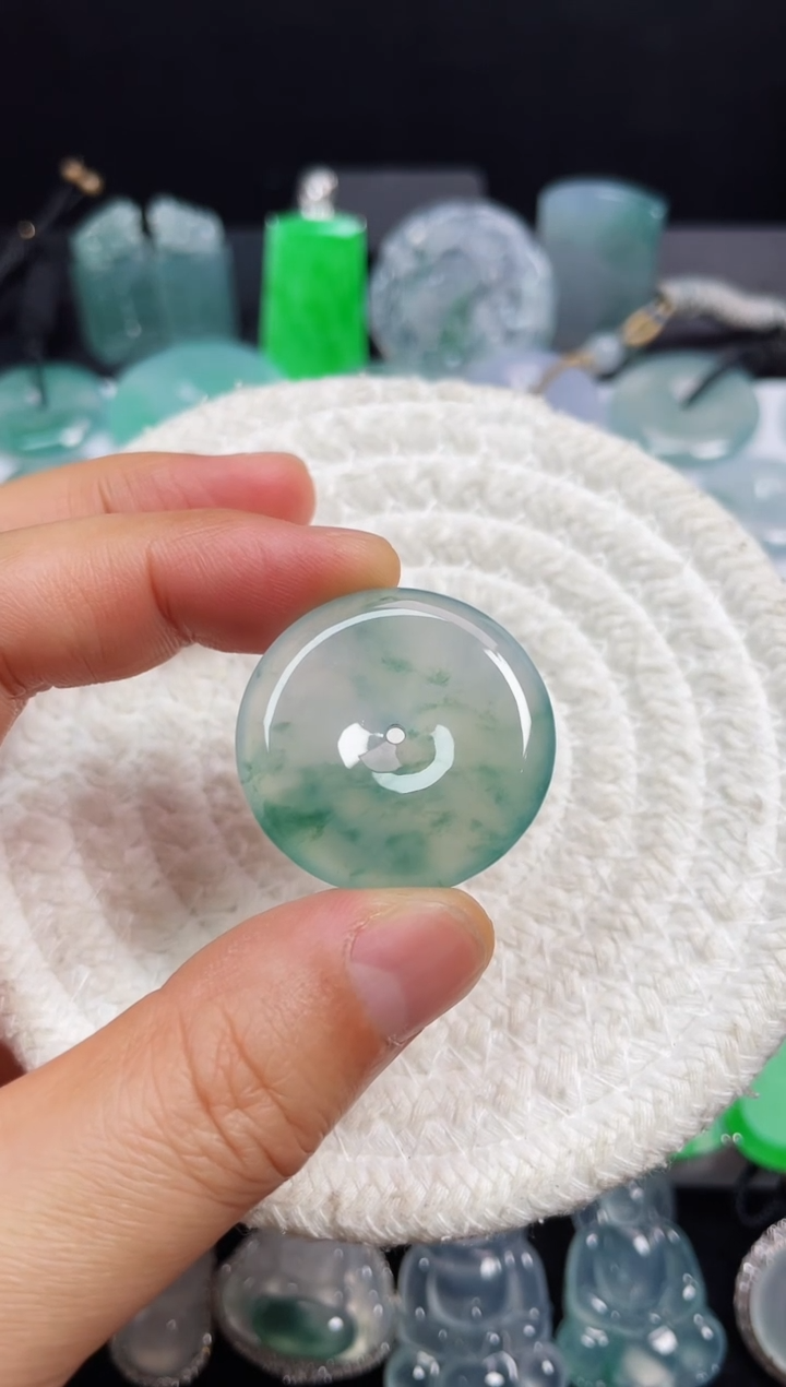 【闪购商品】翡翠颈饰未镶嵌平安扣