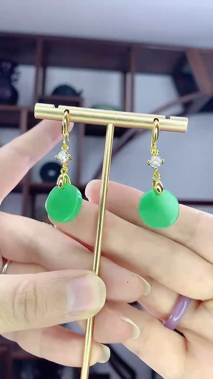 翡翠未镶嵌吊坠(赠链)E09平安扣