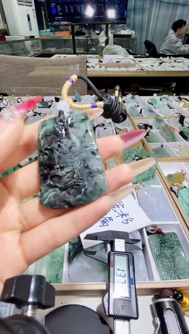 【闪购商品】翡翠颈饰未镶嵌天然缅甸翡翠A货未镶嵌