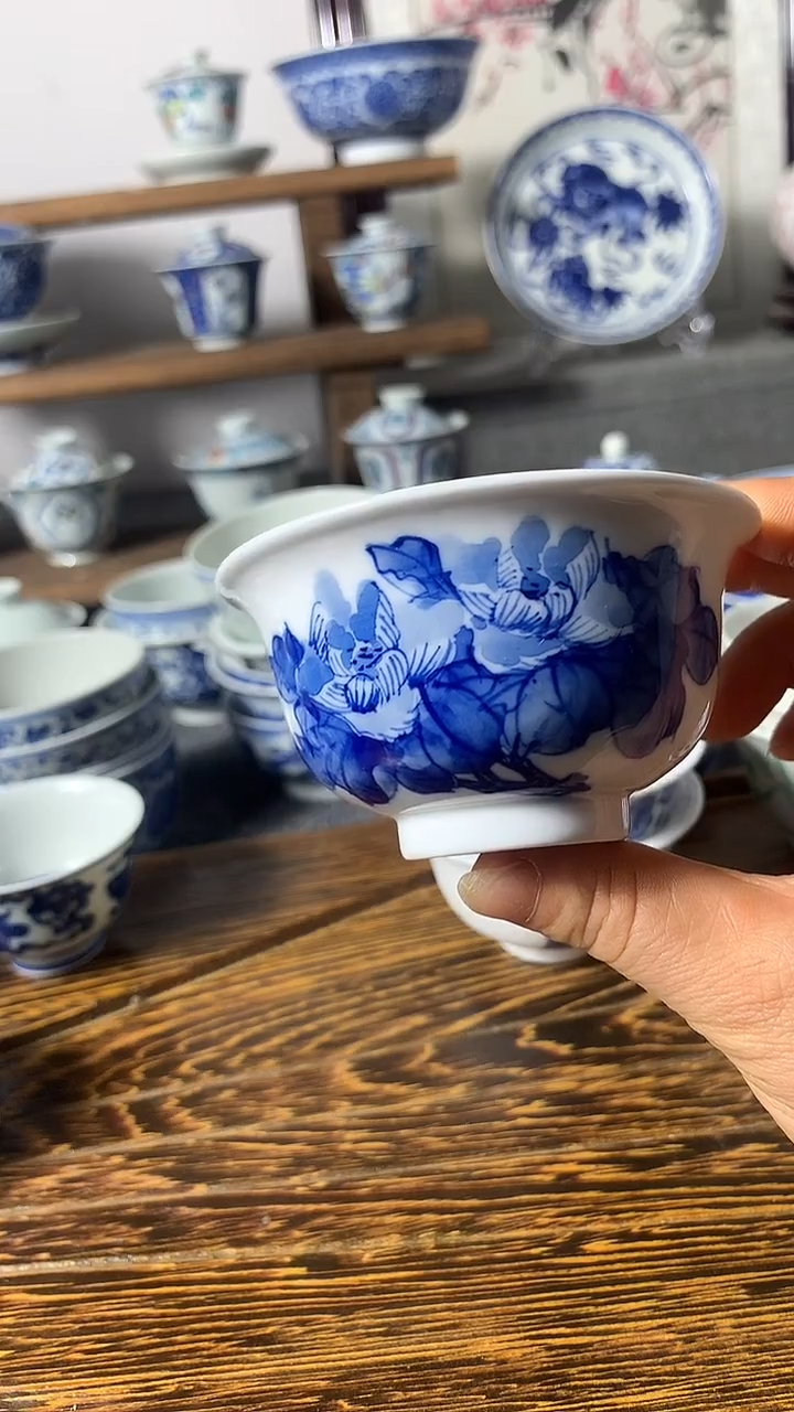 杯子深*吸景德镇青花压手杯