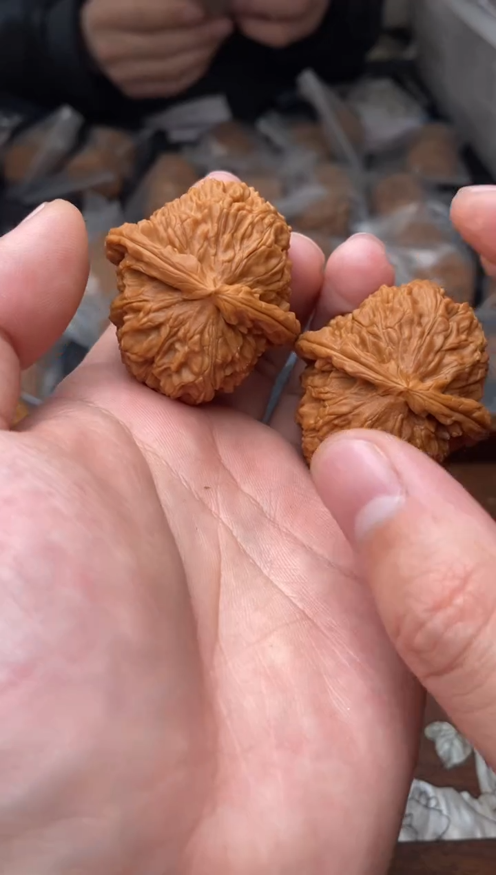 【闪购商品】文玩核桃把件G82号40尺白狮子