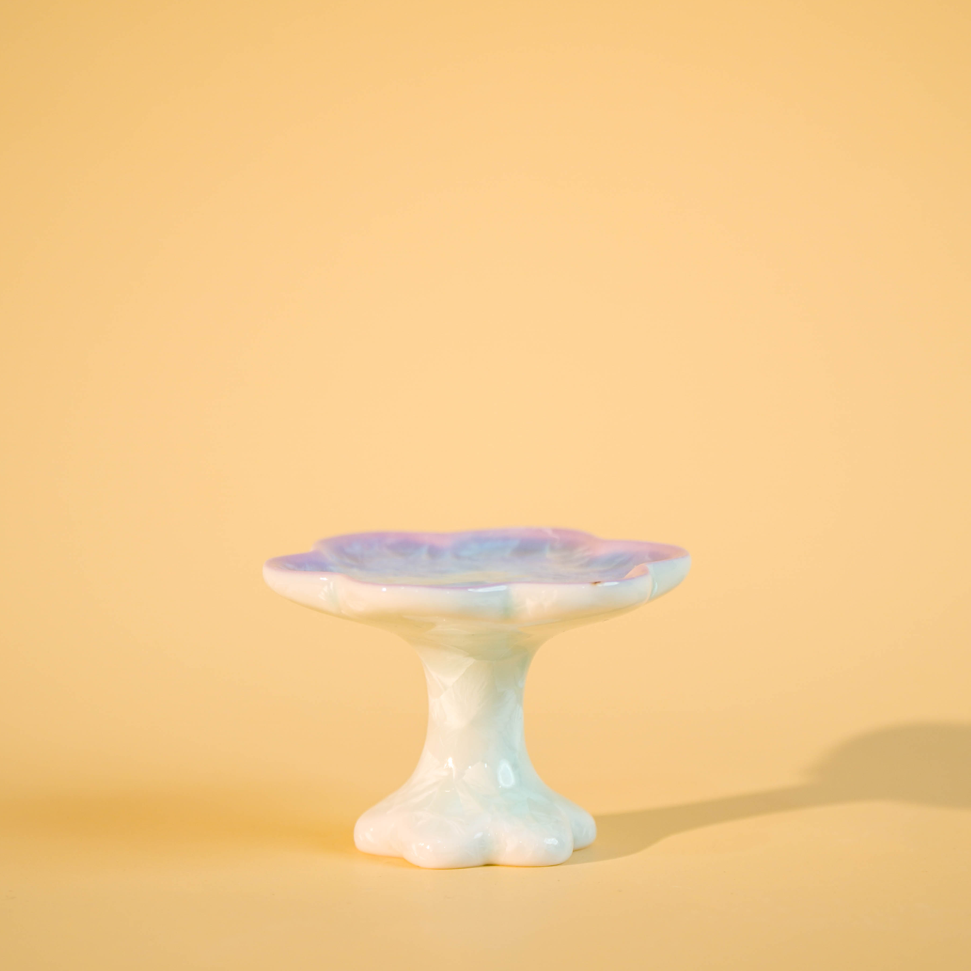 窑变结晶釉渐变紫花瓣盖置