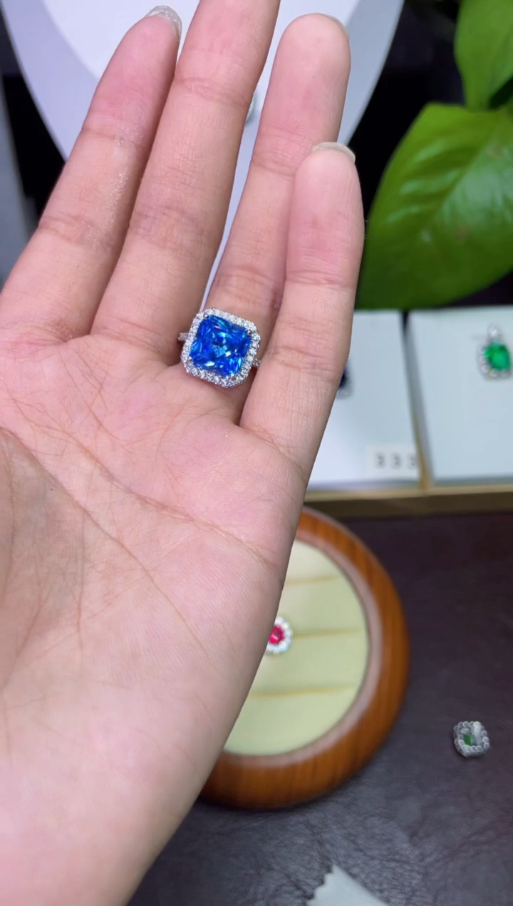 合金合成钻石蓝宝戒指