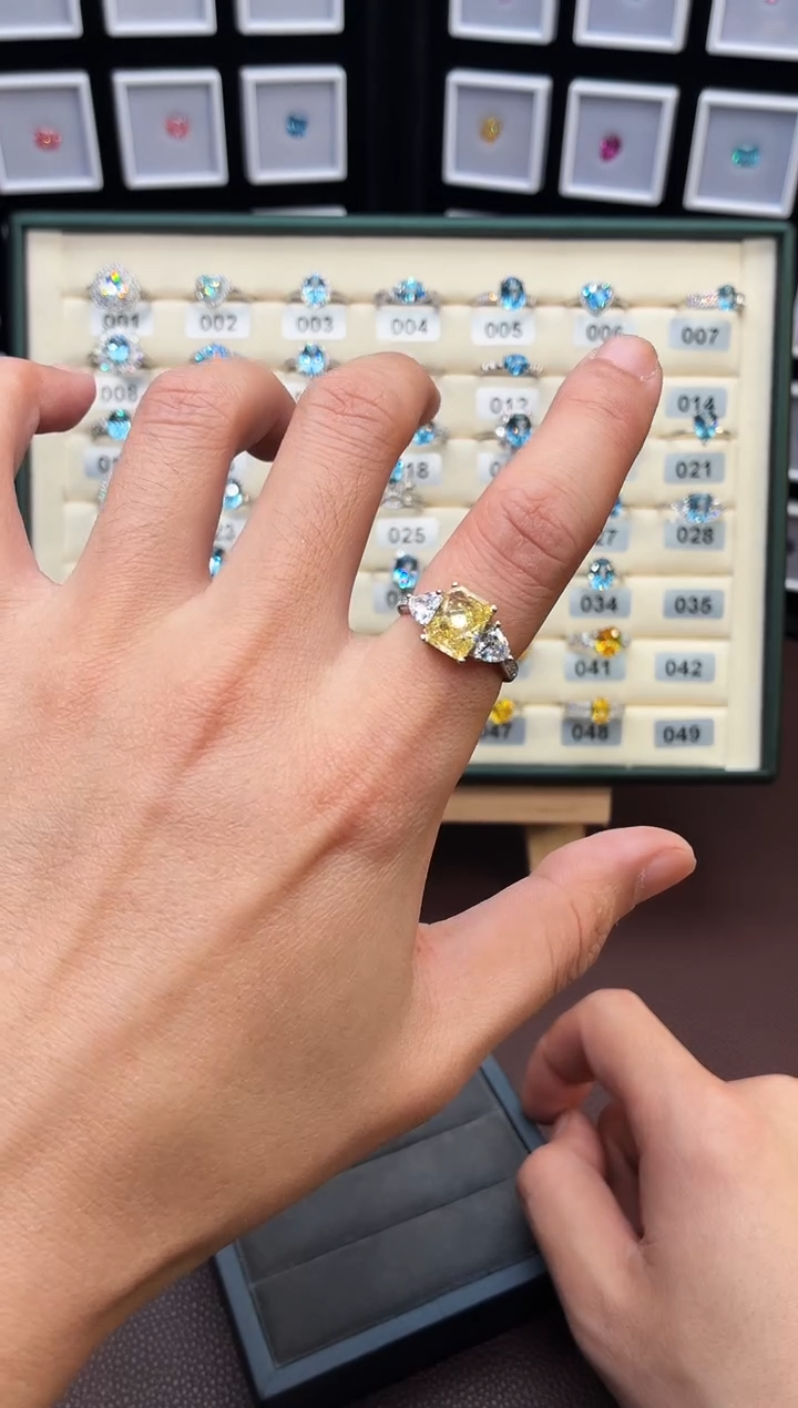 戒指彩色蓝宝石银S925镶嵌111