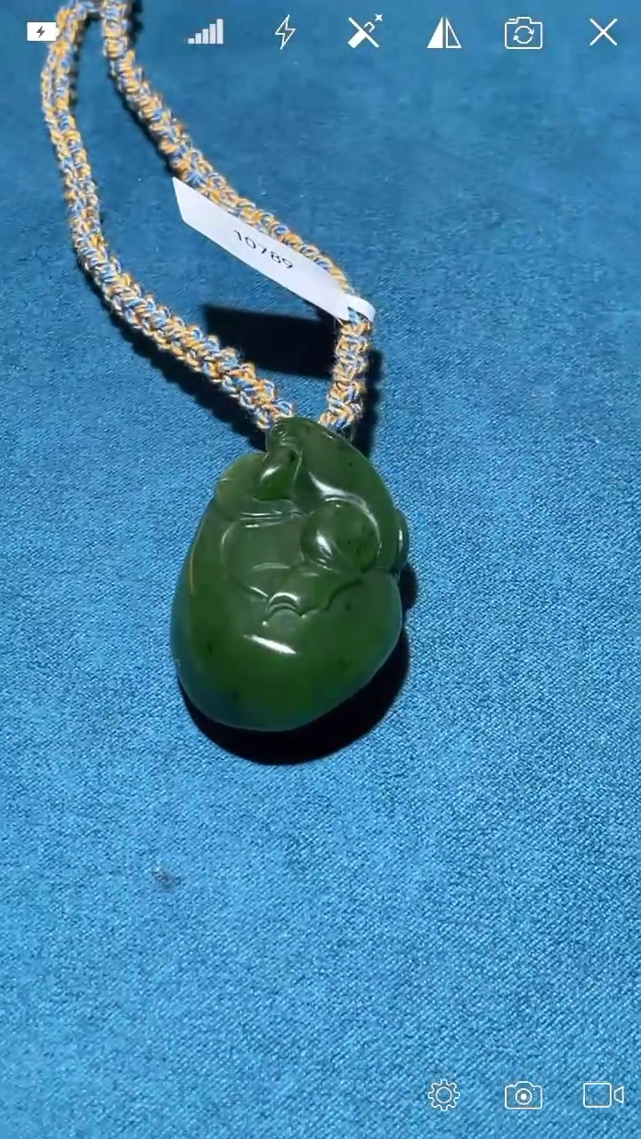 和田玉未镶嵌BH10789呱呱来财手把件