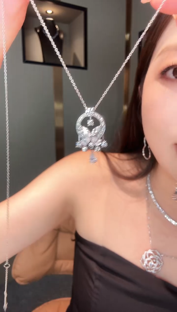 铂Pt950镶嵌项链钻石蝴蝶项链