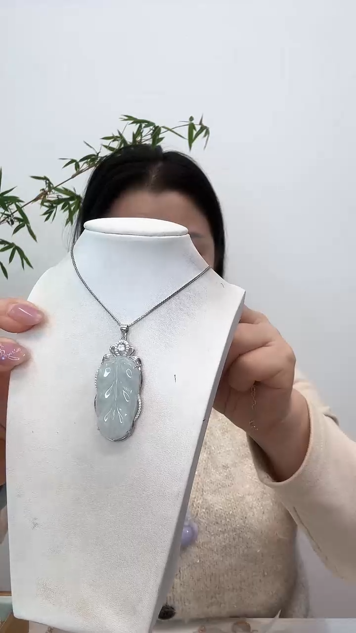 【闪购商品】翡翠吊坠(赠链)银S925镶嵌叶子
