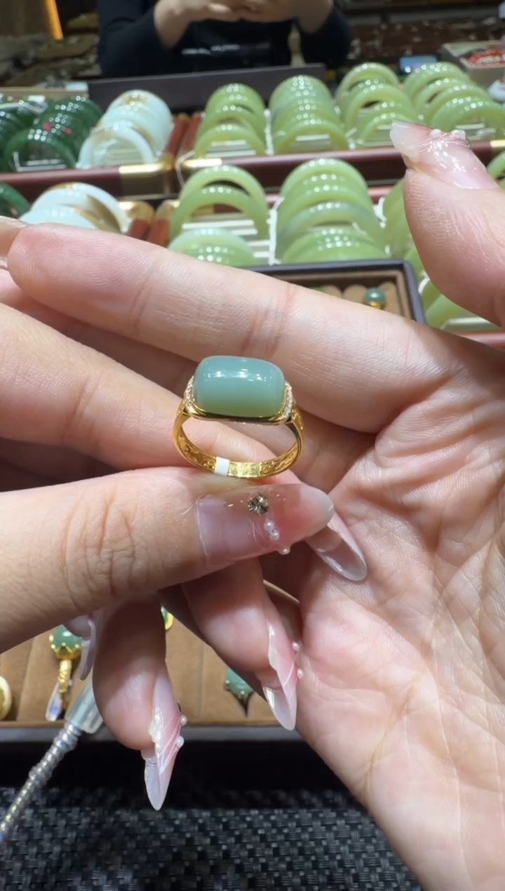 颈饰18K金镶嵌和田玉戒指备注圈口11-19