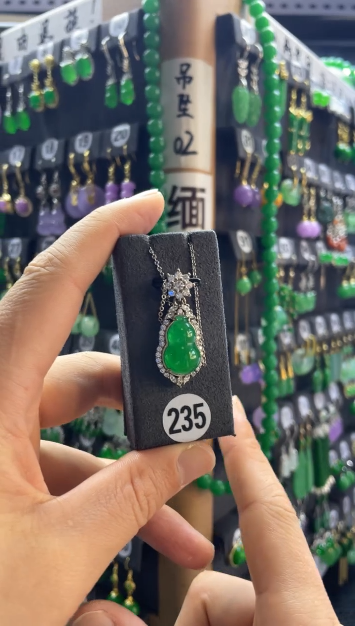 【闪购商品】翡翠颈饰银S925镶嵌235....