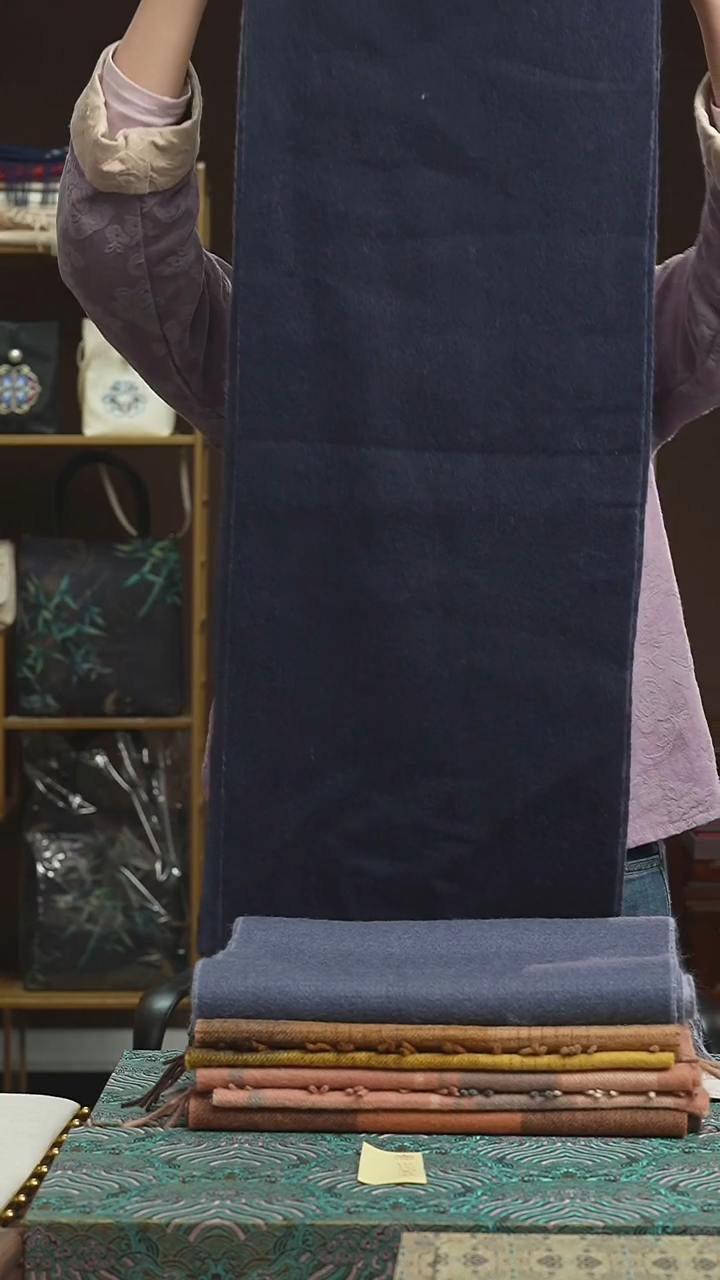 刺绣湘传礼羊毛围巾