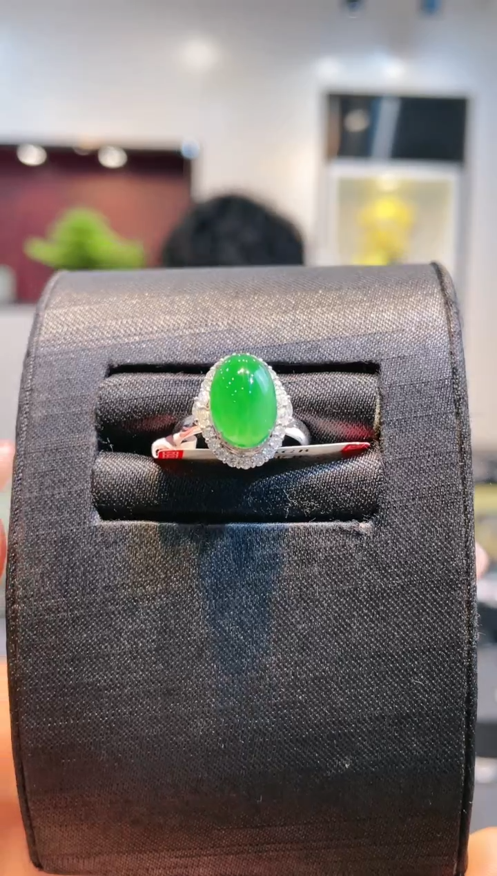 【闪购商品】翡翠颈饰18K金镶嵌A61天然A货翡翠戒指