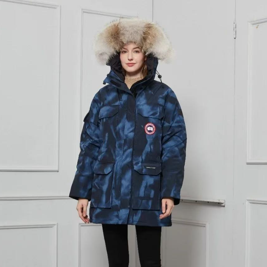 亿颗潮奢 全新未使用 路路 加拿大鹅迷彩蓝冬季羽绒服白鸭绒 M27