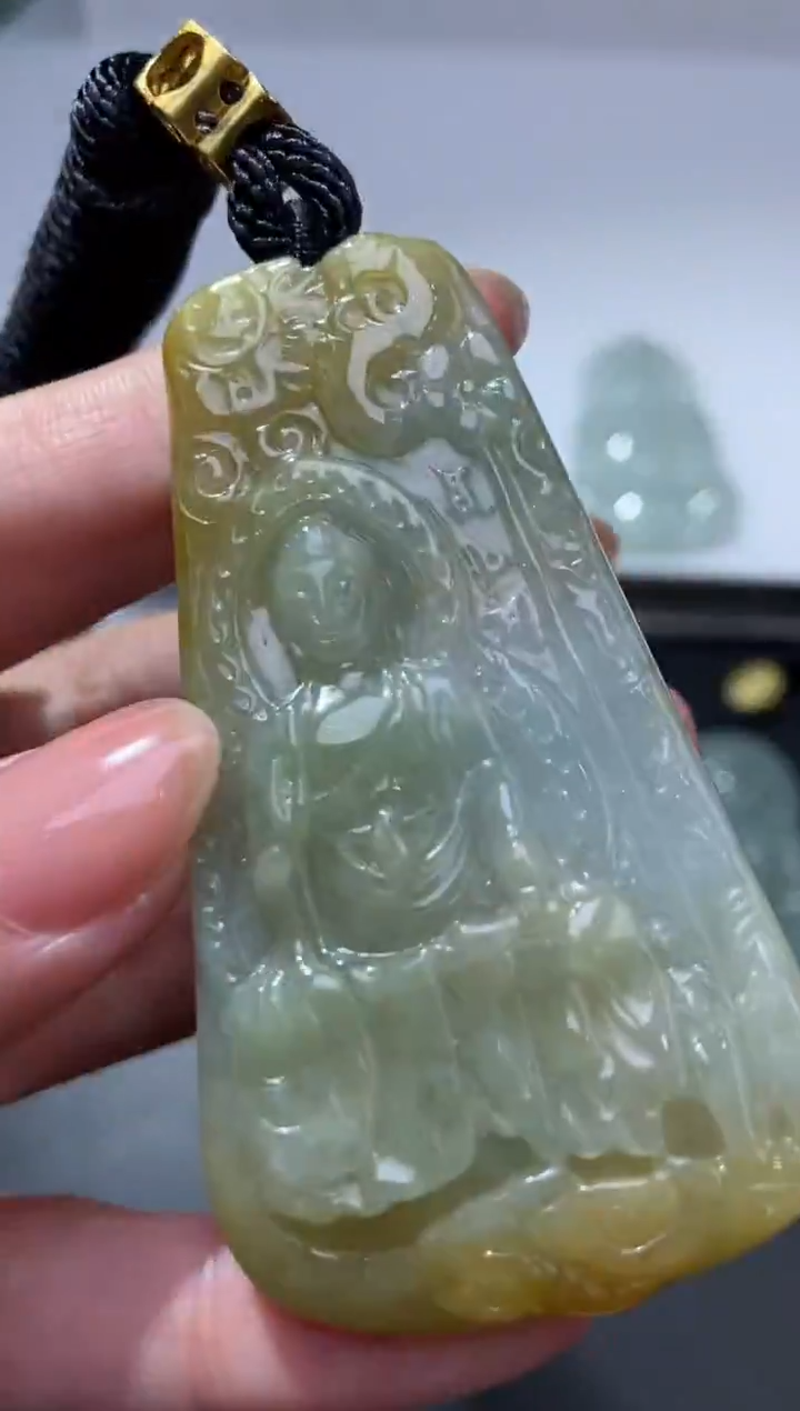 未镶嵌挂件翡翠377386  多人