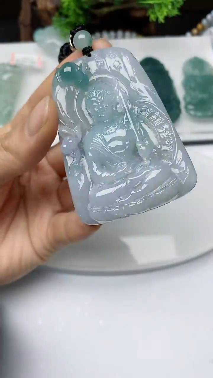 【闪购商品】翡翠颈饰未镶嵌        