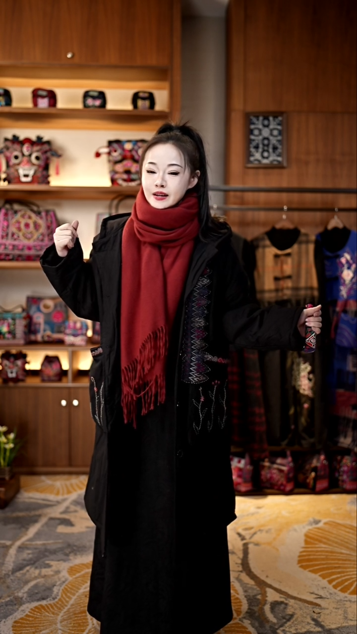 刺绣私人定制苗族手工红色围巾