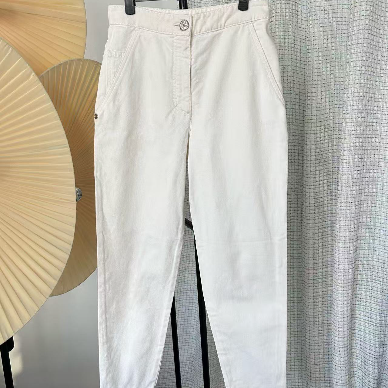 99新 Chanel/香奈儿 Chanel白色萝卜牛仔裤34码 