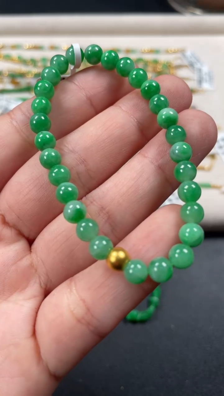 足金镶嵌手串翡翠一条   P346