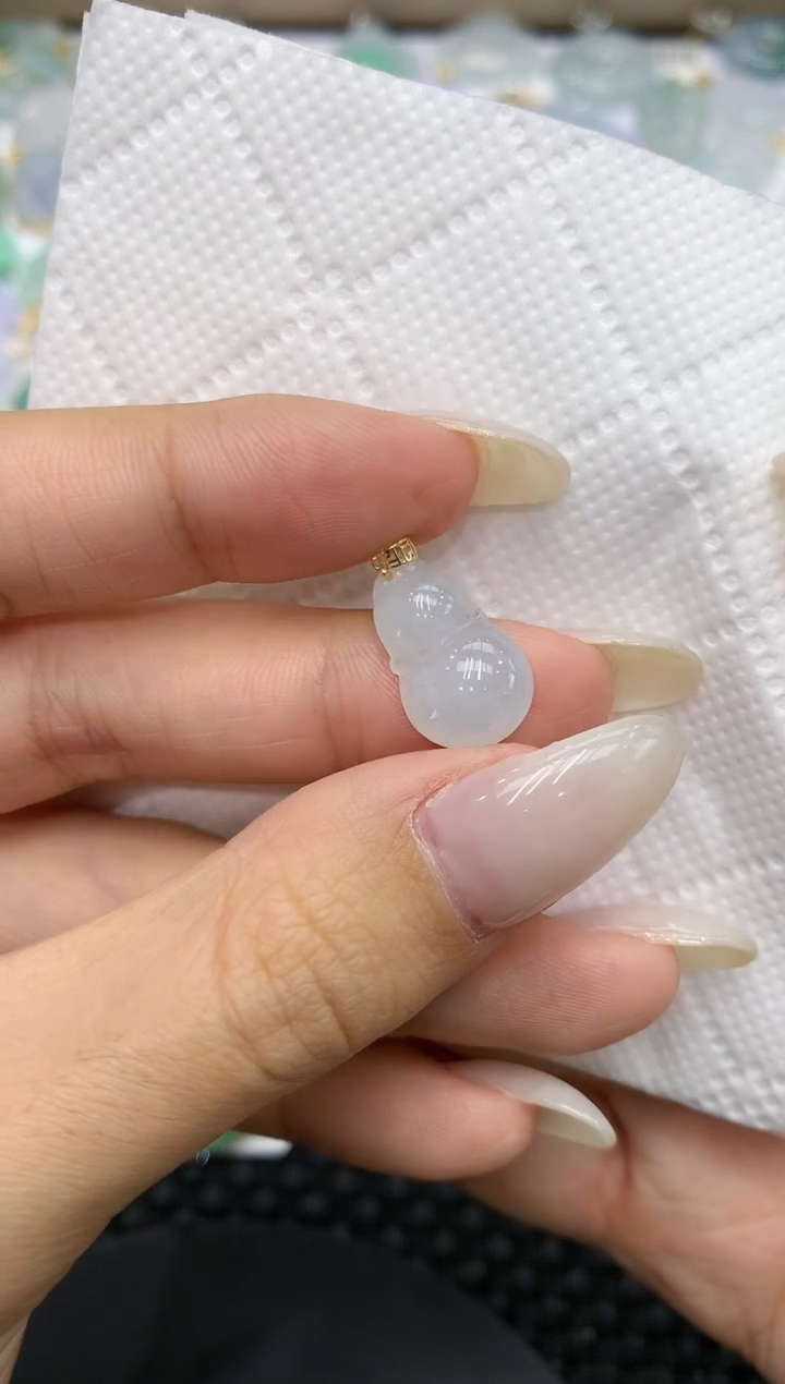 颈饰18K金镶嵌翡翠111111111111