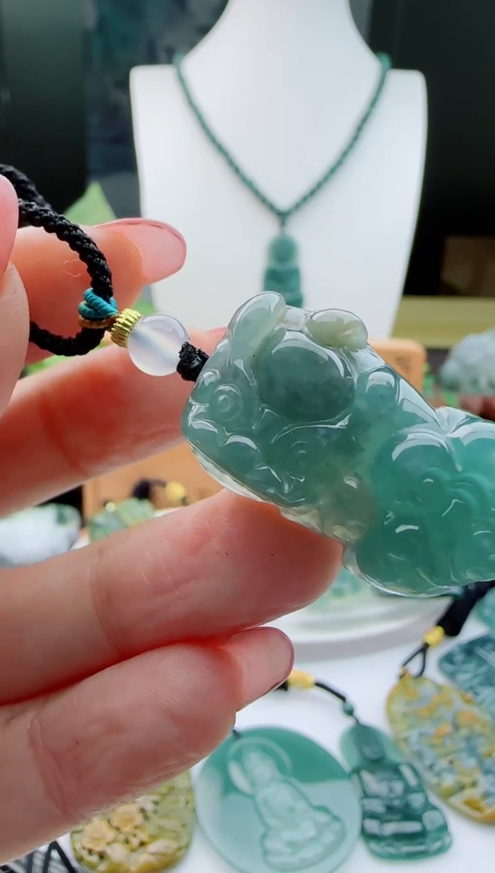 【闪购商品】翡翠颈饰未镶嵌11111111