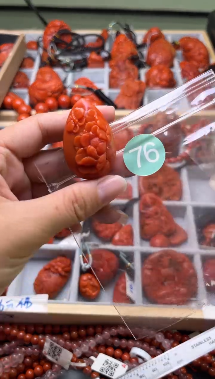 南红玛瑙未镶嵌珠宝奇石76