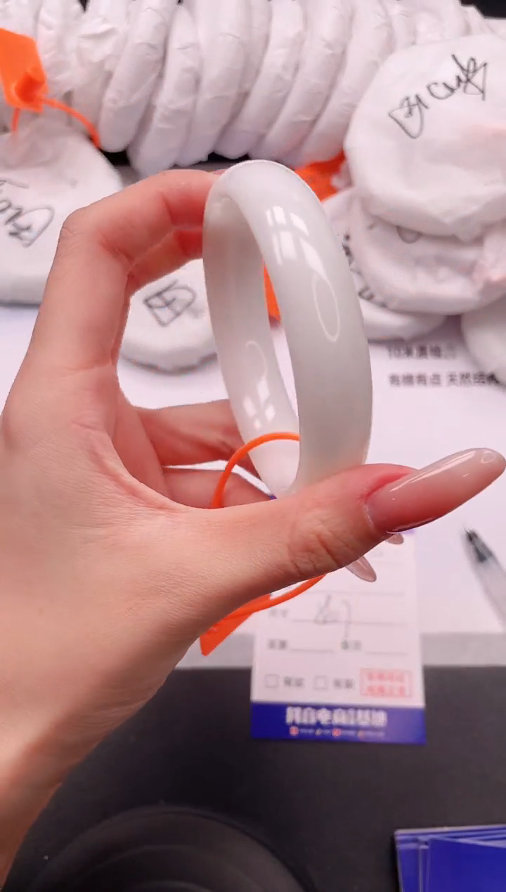 未镶嵌手镯和田玉6V60-58