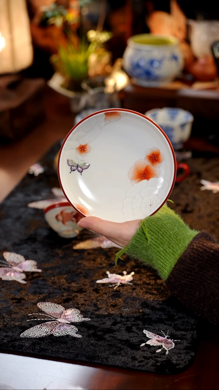 三秋月壶承······