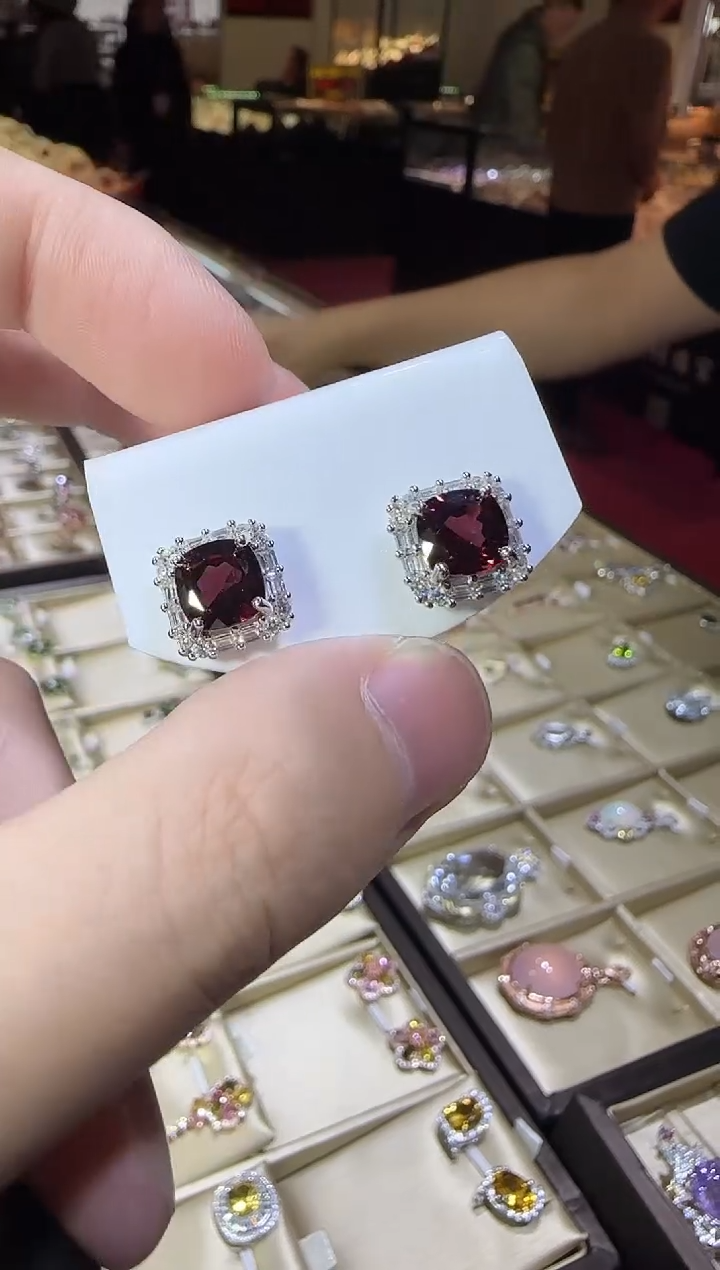 银S925镶嵌耳饰石榴石8mm耳钉