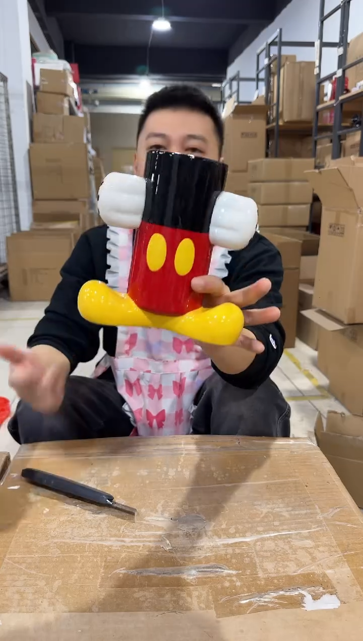 瓷片米奇筷子筒 