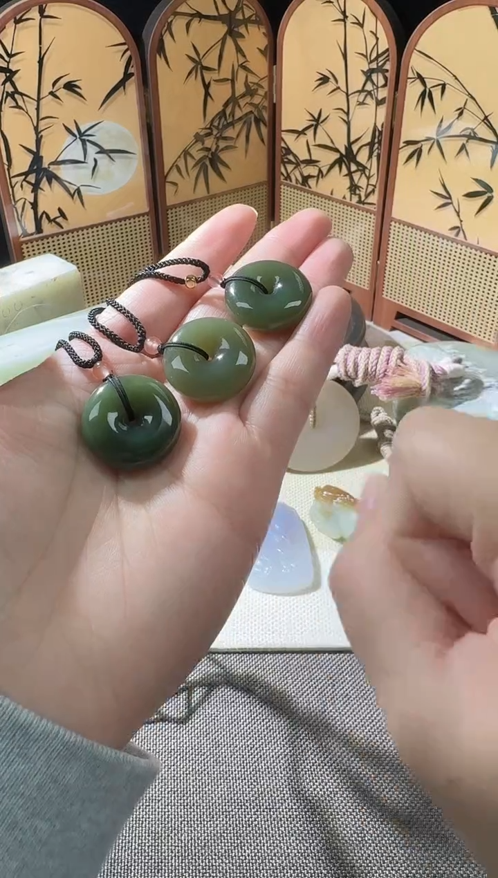 吊坠(不含链)未镶嵌和田玉和田玉湖水绿平安扣吊坠（发一）