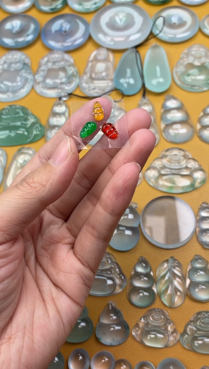 吊坠(不含链)未镶嵌翡翠52 豆子 8.7 5.1 2.6