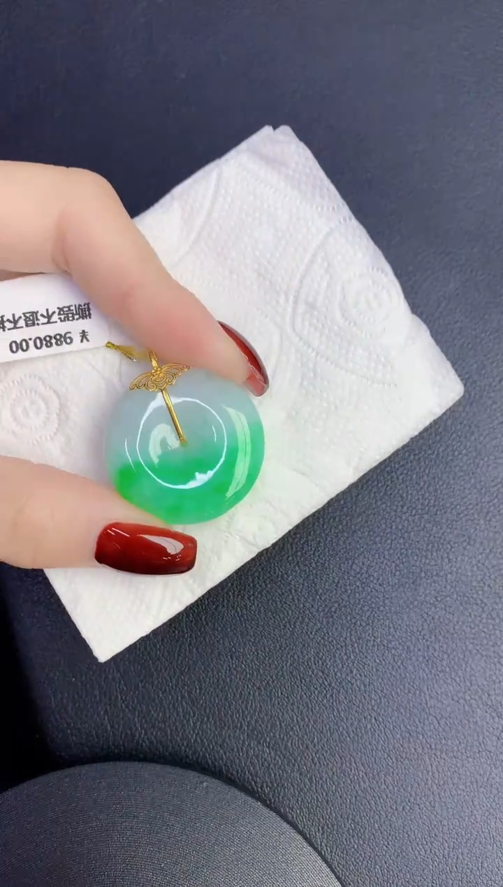 颈饰18K金镶嵌翡翠缅甸天然翡翠A货