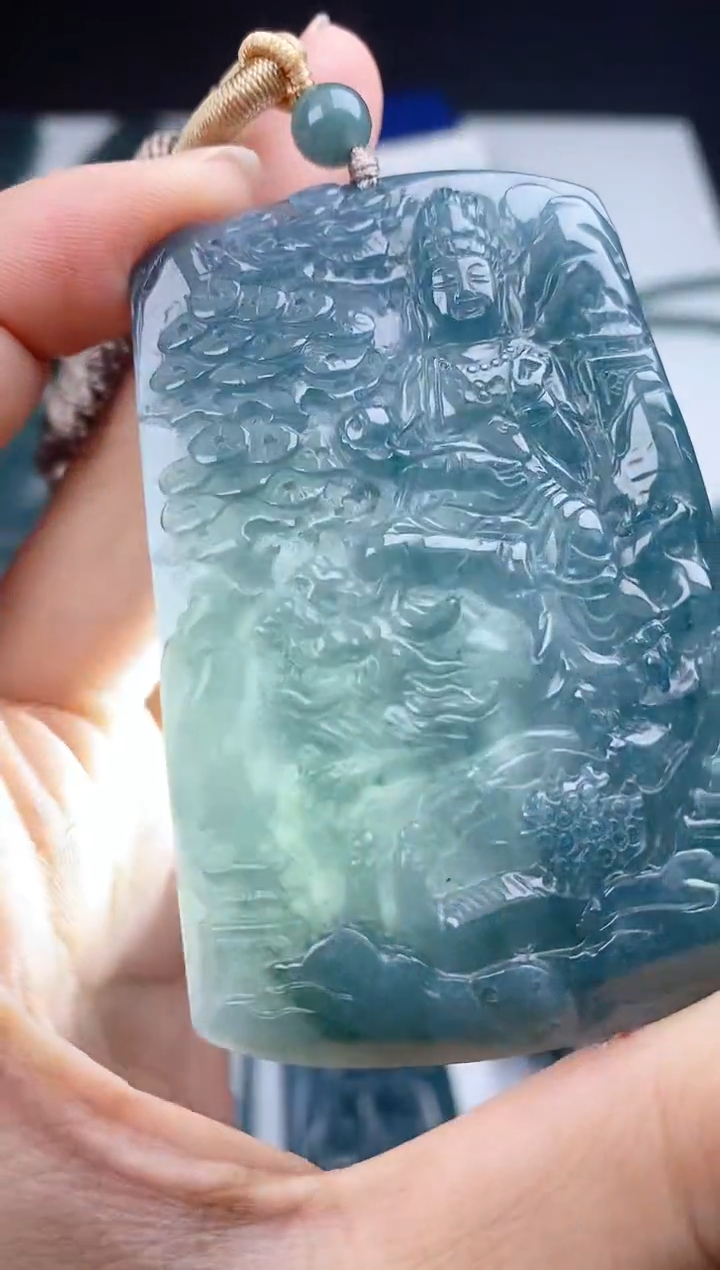 翡翠未镶嵌颈饰1