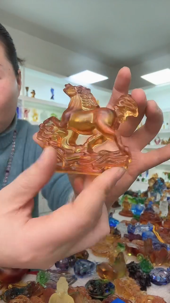 手工艺品琉璃平面马踏祥云