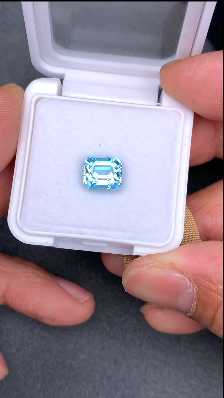 【闪购商品】海蓝宝石裸石未镶嵌2.95克拉