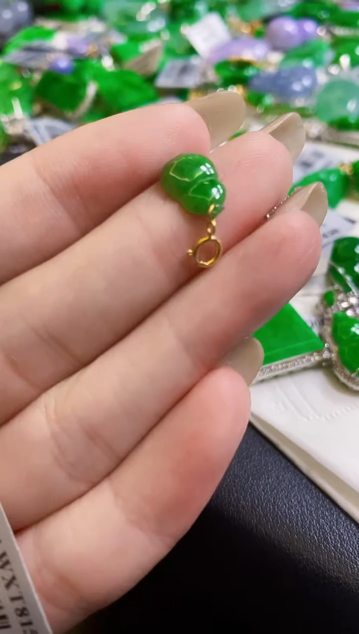 【闪购商品】定制翡翠18K金镶嵌吊坠