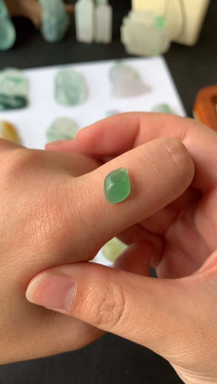 【闪购商品】定制翡翠未镶嵌翡翠