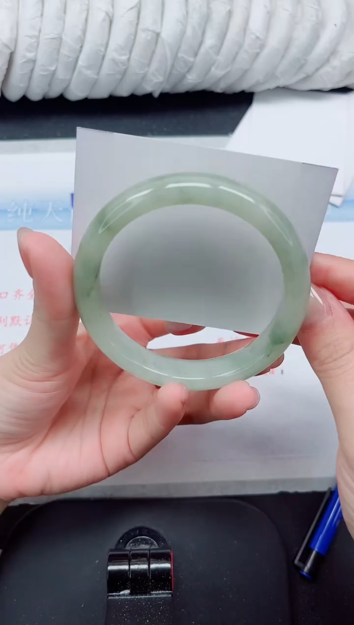 【闪购商品】石英质玉手镯未镶嵌188#62.6