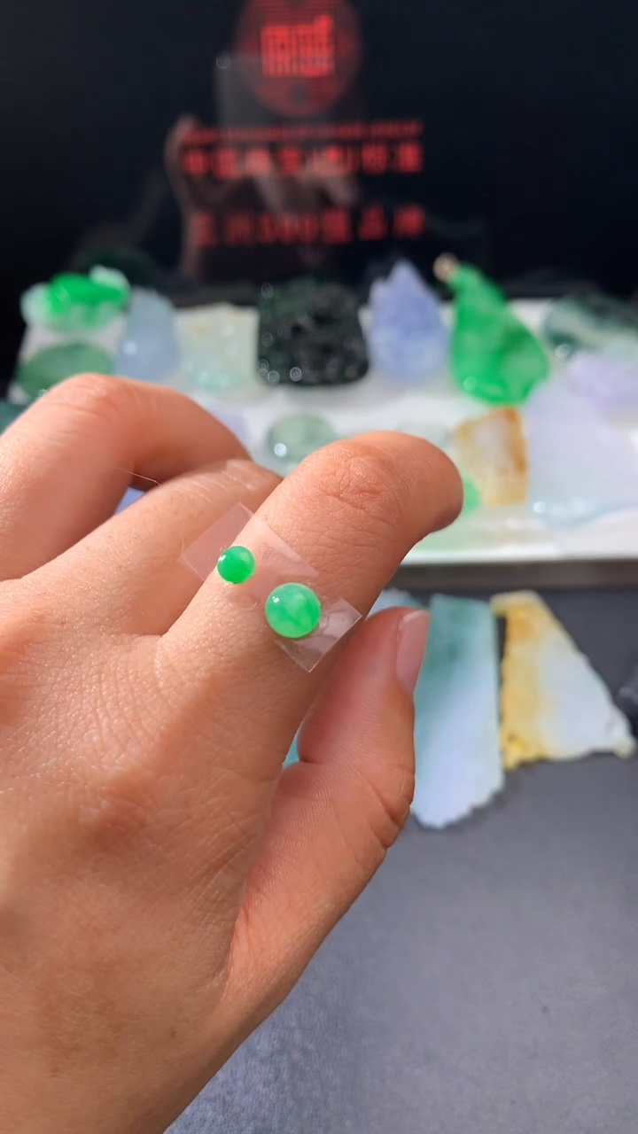 未镶嵌定制翡翠       