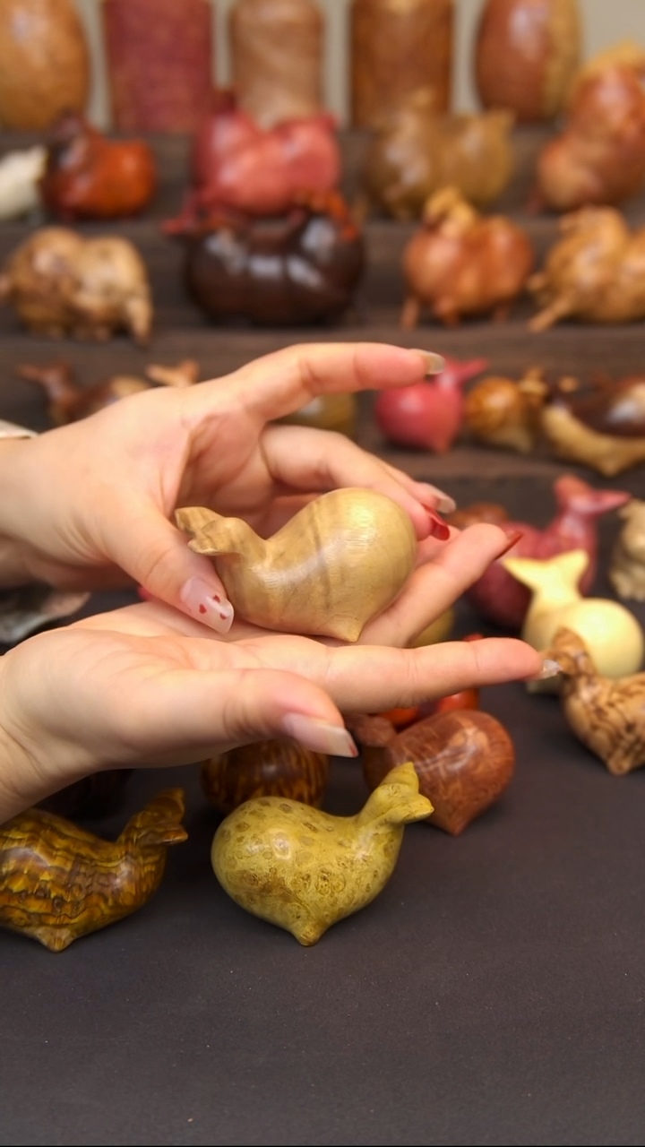 交趾黄檀（大红酸枝）金丝楠鲸鱼