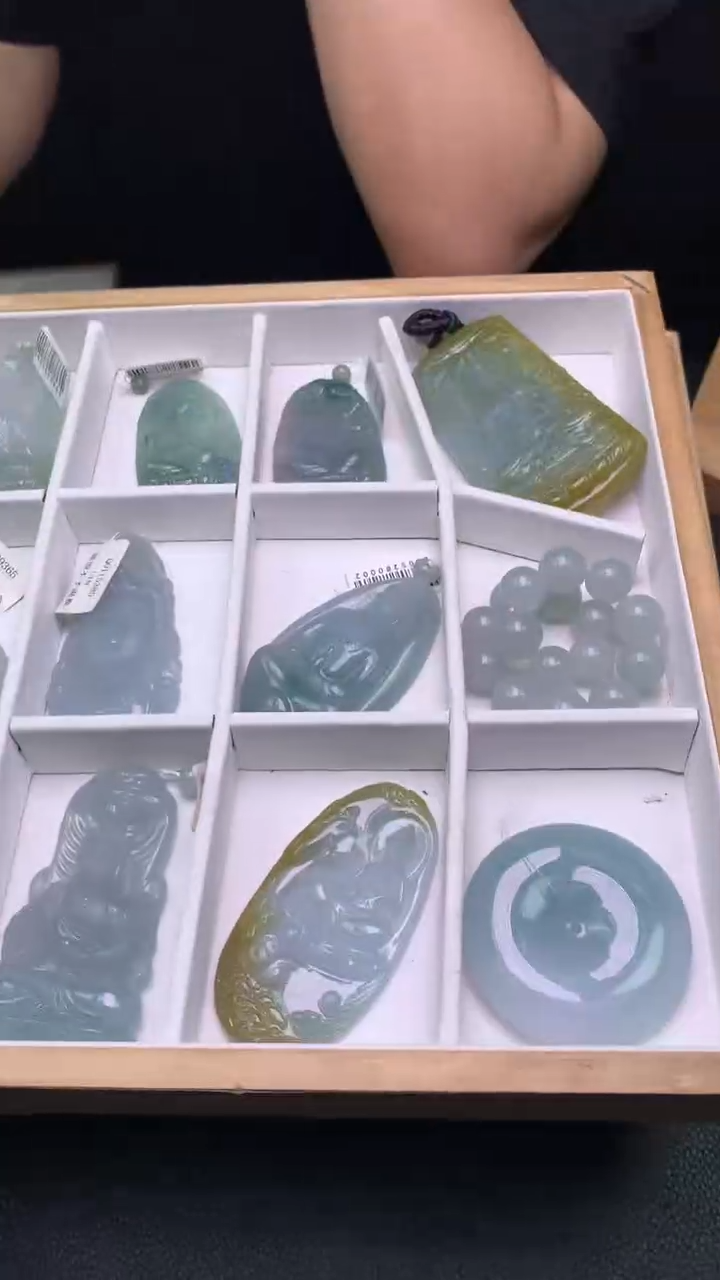 未镶嵌定制翡翠万***F3213213123