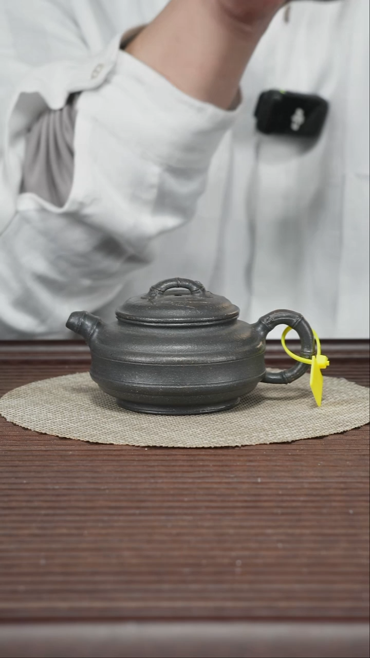 茶壶紫砂T360 墨玉金砂 双线竹鼓 150cc