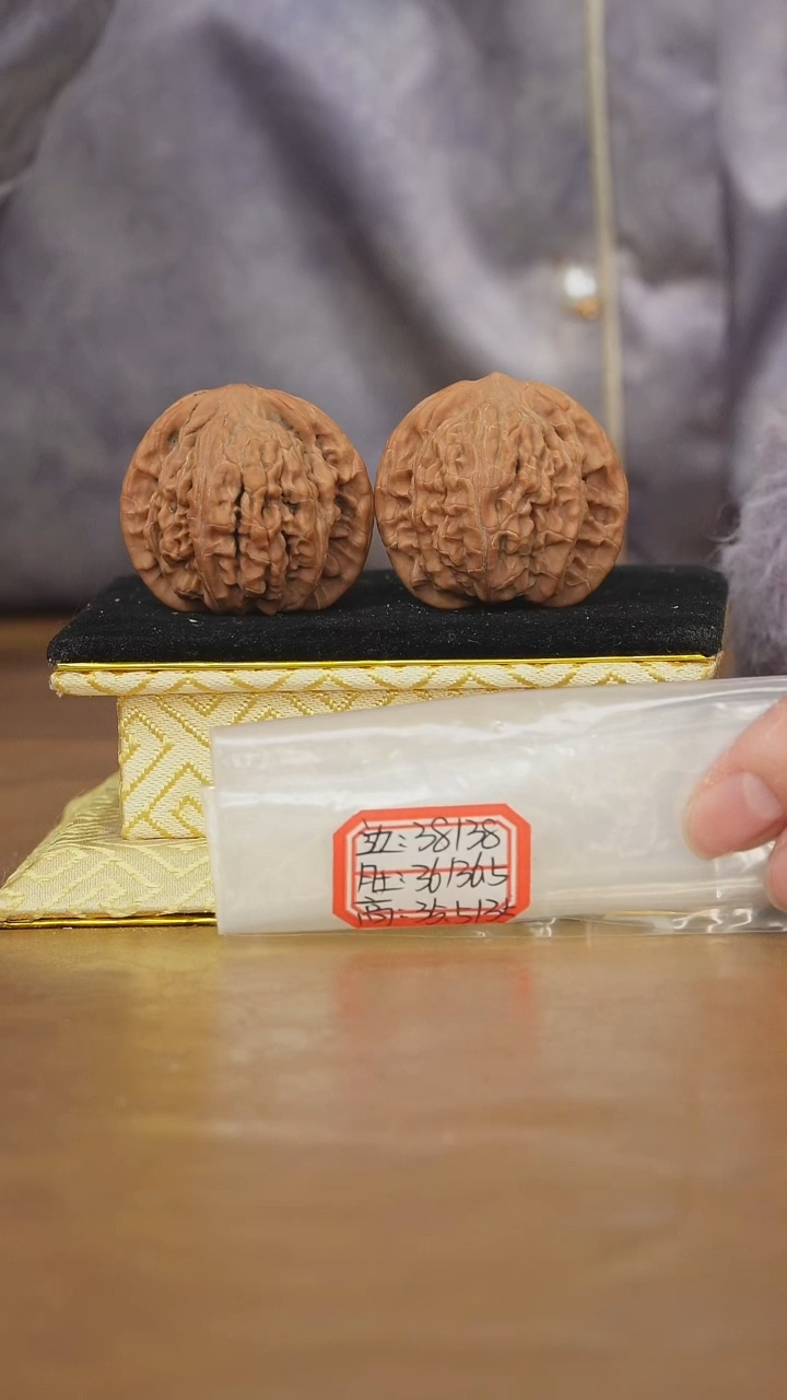 把件文玩核桃望月