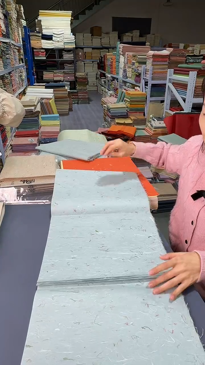 纯手工四尺对开25张浅蓝色青丝红花雁楮清水