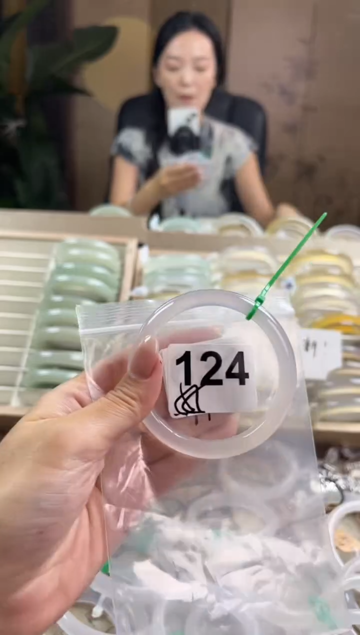 手镯玛瑙/玉髓未镶嵌124