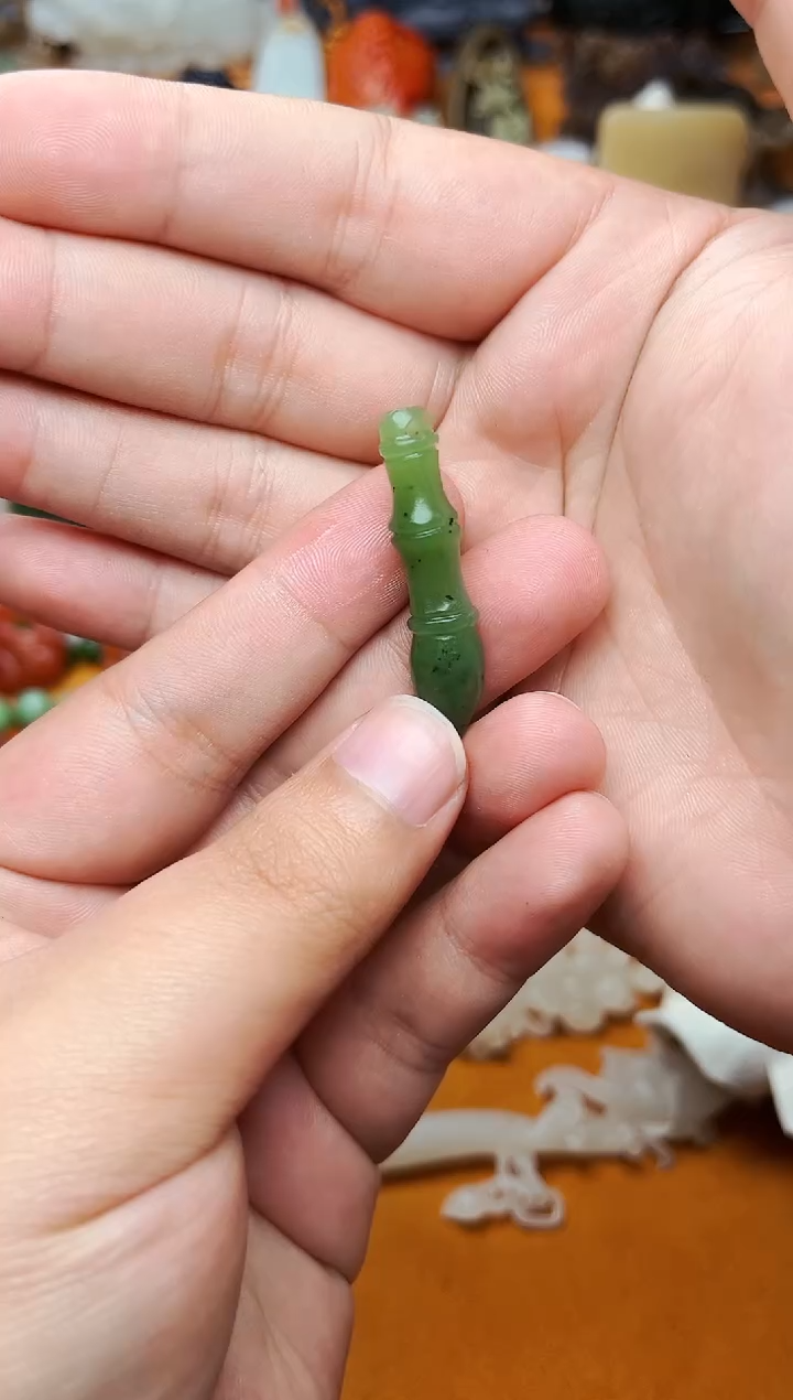 【闪购商品】和田玉颈饰未镶嵌毛笔