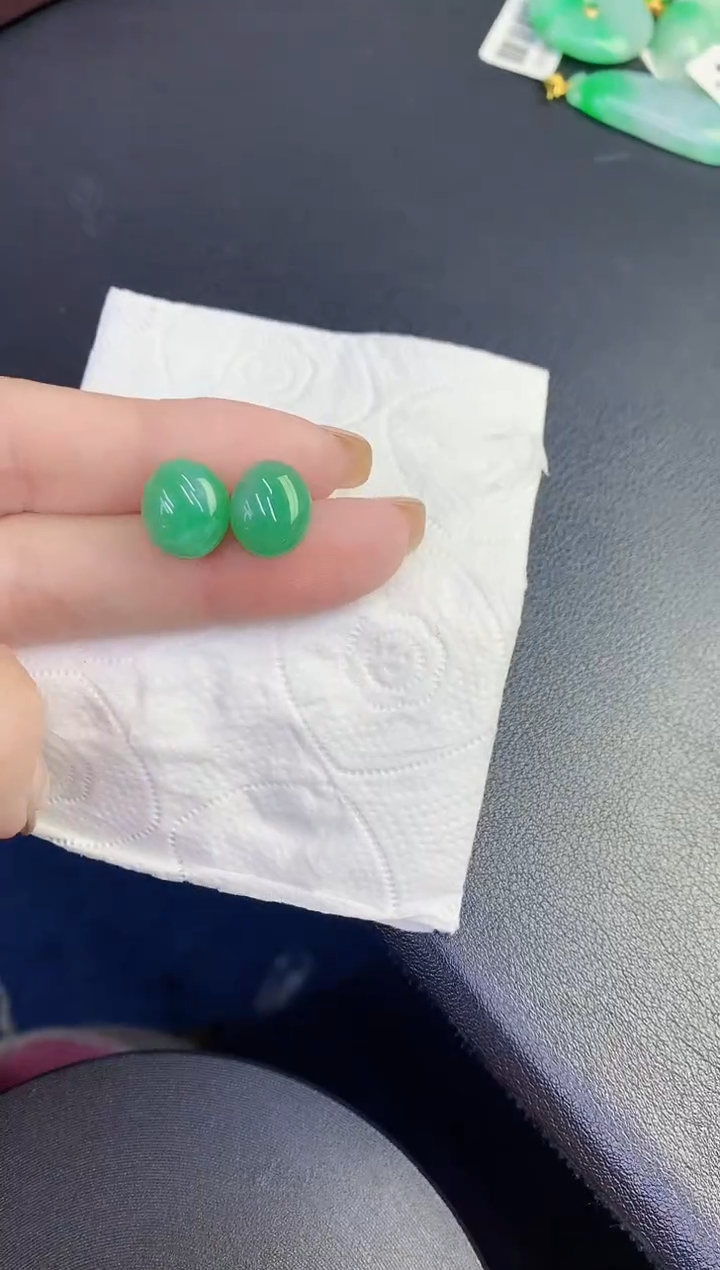 颈饰18K金镶嵌翡翠缅甸天然翡翠A货